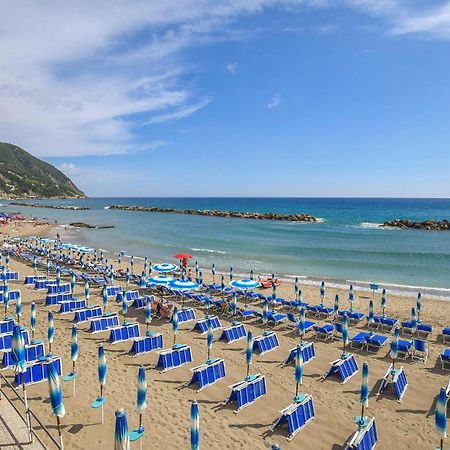 Nice Apartment In Moneglia With Kitchen Exteriér fotografie